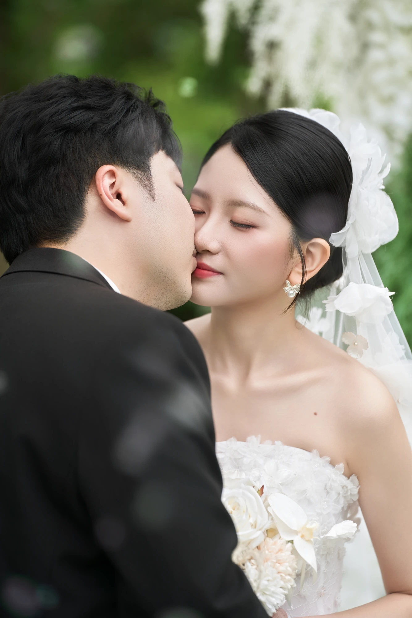 Jet & Zi Yun, a kiss
